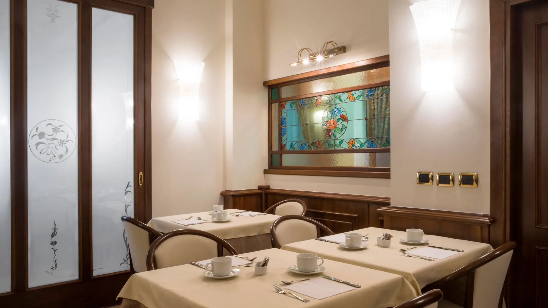 Lancaster Hotel Milano 3*,